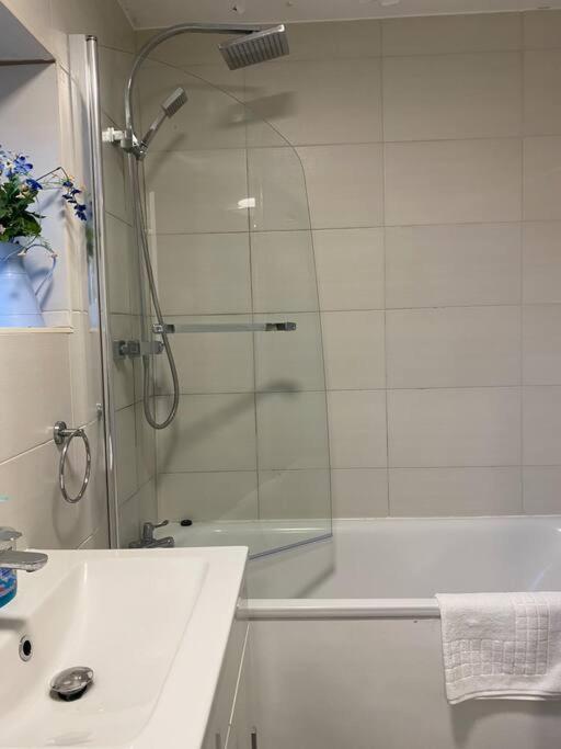 Brighton New Apartment Free Parking Sleeps 6 מראה חיצוני תמונה