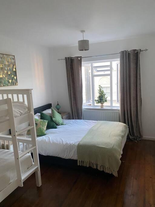 Brighton New Apartment Free Parking Sleeps 6 מראה חיצוני תמונה