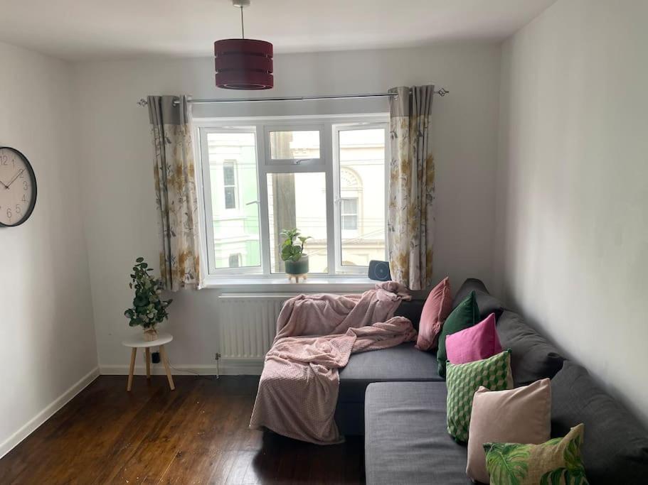 Brighton New Apartment Free Parking Sleeps 6 מראה חיצוני תמונה